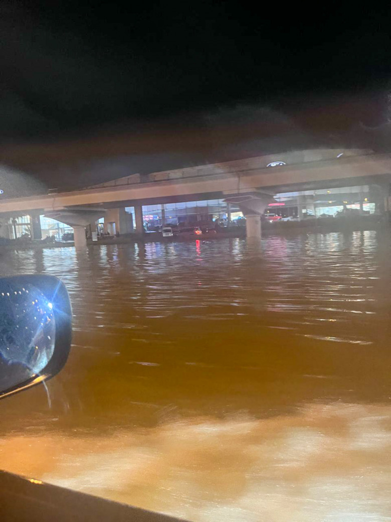 Des pluies diluviennes sèment le chaos à Dubaï