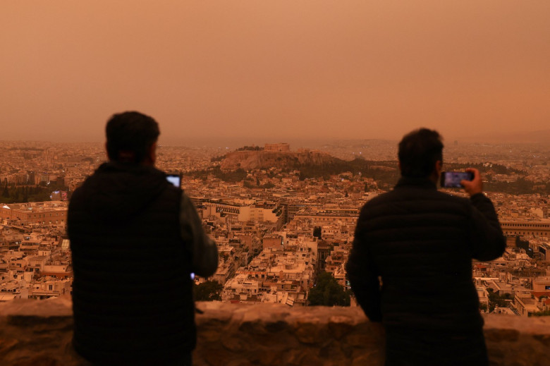 Sahara dust blankets over Athens