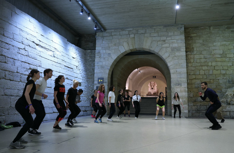 Muzeul Luvru se transformă în sală de sport/ Profimedia