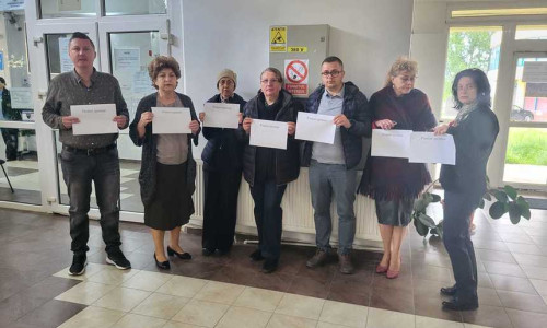 Protest spontan al angajaţilor de la Registrul Comerţului / Foto: News.ro
