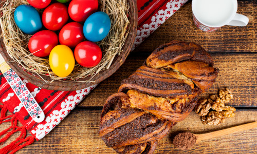 Traditional,Romanian,Easter,Table,With,Cozonac,And,Pasca,Meaning,Sweetbread