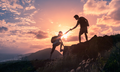 Zece reguli esenţiale pentru o drumeţie în siguranţă pe munte/ Shutterstock