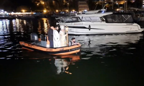 Arhiepiscopul Tomisului a adus Lumina Sfântă de pe mare