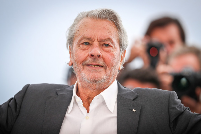 Alain Delon attends the photocall for Palme D'Or D'Honneur during the 72nd annual Cannes Film Festival on May 19, 2019 in Cannes, France