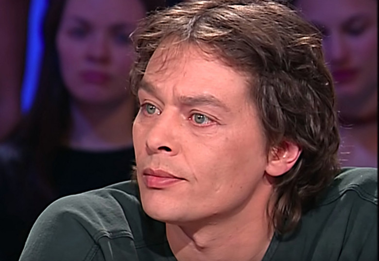 Ari Boulogne (fils illégitime d'Alain Delon) dans l'émission "Tout le monde en parle" d'Ardisson en 2001