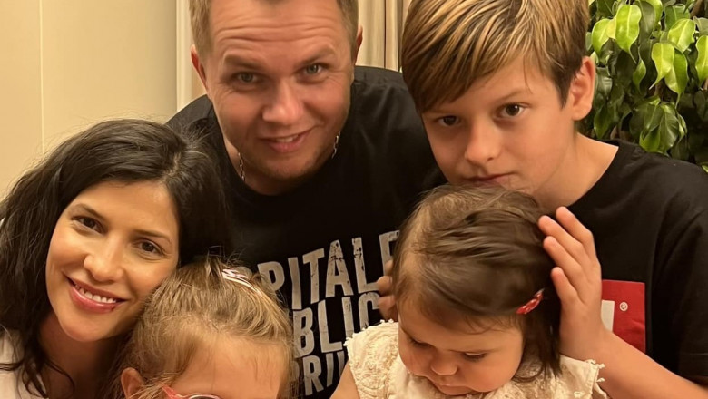 Codin Maticiuc, împreună cu soția lui și cei trei copii/ Foto: Facebook