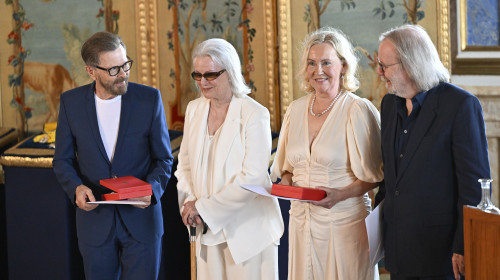 Membrii ABBA s-au reunit pentru a primi una dintre cele mai înalte distincţii suedeze/ Profimedia