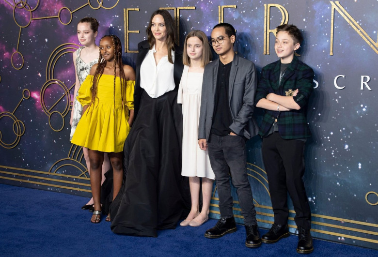 October 27th, 2021. London, UK.Shiloh Jolie-Pitt, Zahara Jolie-Pitt, Angelina Jolie, Vivienne Jolie-Pitt, Maddox Jolie-Pitt and Knox Jolie-Pitt arriving at the UK Gala Screening of Eternals, the BFI IMAX Waterloo. Credit: Doug Peters/EMPICS/Alamy Live Ne