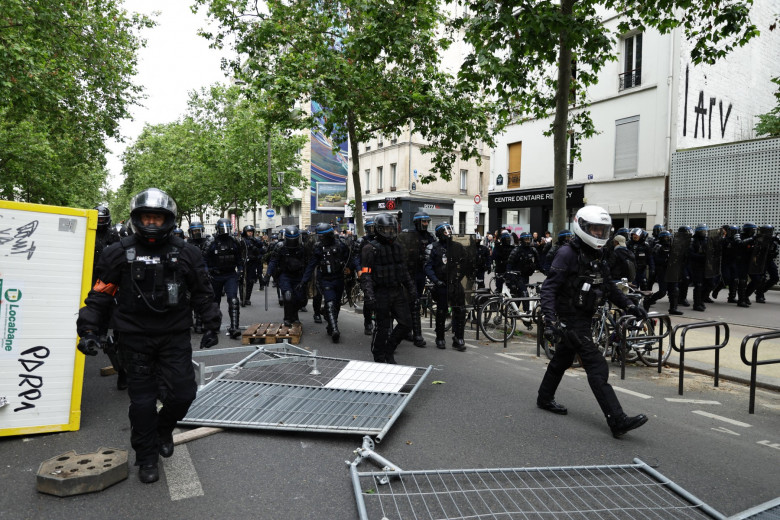 Anti far-right protest in Paris