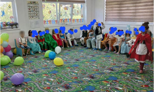 un copil a fost discriminat la serbarea de la grădi