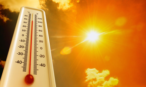 Heat,,Thermometer,Shows,The,Temperature,Is,Hot,In,The,Sky,