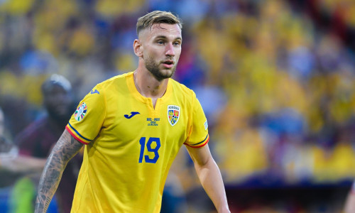 Denis Dragus (Romania) schaut zu, UEFA EURO, EM, Europameisterschaft,Fussball 2024 - Group E, Belgium vs Romania, Stadio