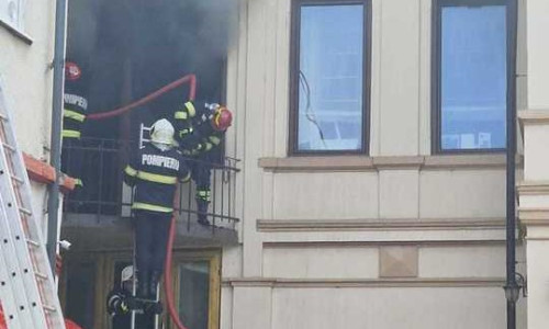 Incendiu la o clădire din Craiova/ Foto: ISU Dolj