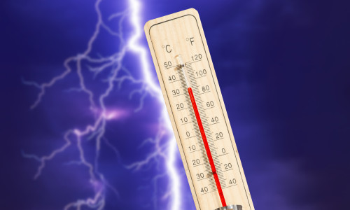 A,Thermometer,And,Storms,In,Summer