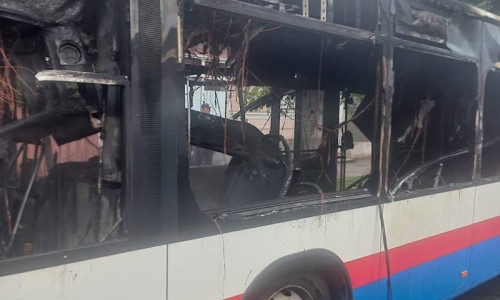 Incendiu izbucnit la un autobuz aflat în mers, în Oradea/ Foto: News.ro
