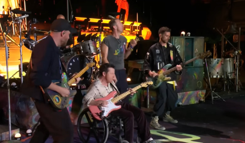 coldplay si michael j fox