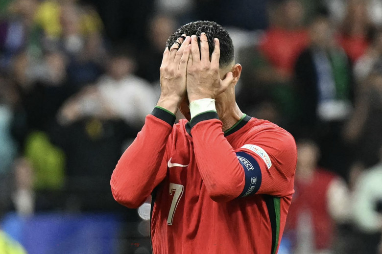 Cristiano Ronaldo a izbucnit în lacrimi după ce a ratat un penalti în minutul 105 al meciului Portugaliei cu Slovenia profimedia-0886424965