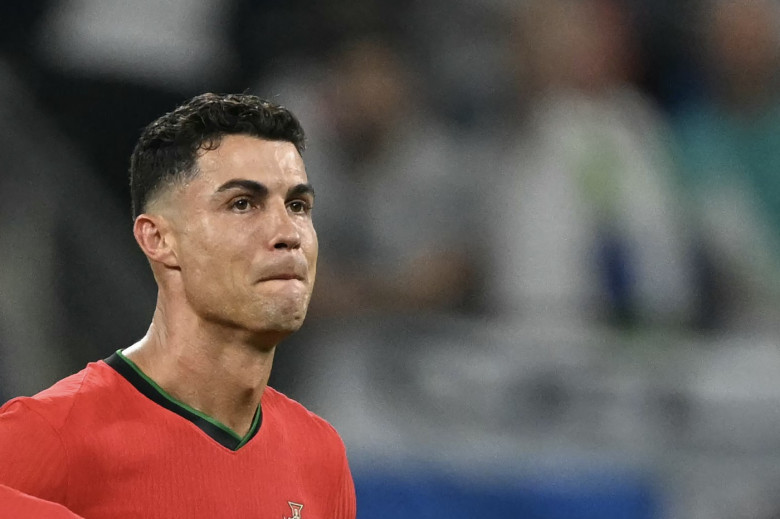 Cristiano Ronaldo a izbucnit în lacrimi după ce a ratat un penalti în minutul 105 al meciului Portugaliei cu Slovenia profimedia-0886425948