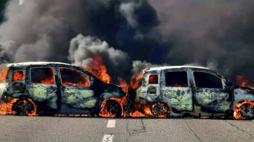 Italy: Assault with weapons to an armored convoy on the Brindisi Lecce road. Gunshots and cars on fire. The thieves are on the run with 3 million euros