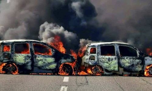 Italy: Assault with weapons to an armored convoy on the Brindisi Lecce road. Gunshots and cars on fire. The thieves are on the run with 3 million euros