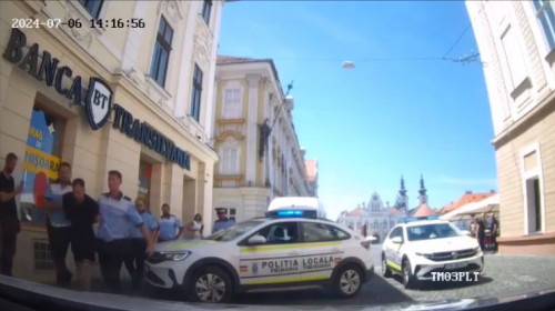 Poliţist local din Timişoara, ameninţat şi lovit cu maşina de un şofer/ Foto: News.ro