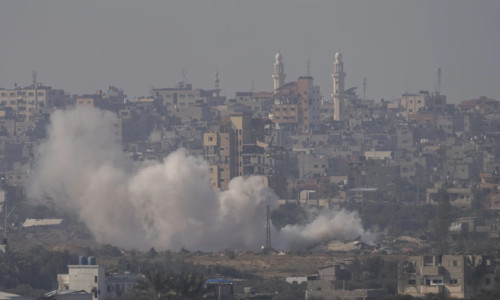 Cel puţin 15 oameni au murit în urma unui atac aerian asupra unei şcoli din Gaza/ Foto: X
