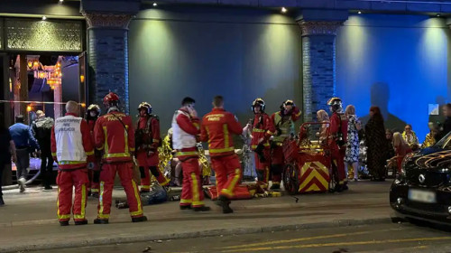 Trei răniţi la Paris, după ce o baterie de trotinetă a explodat la etajul patru al unui club şi a dărâmat un perete/ Foto: News.ro.