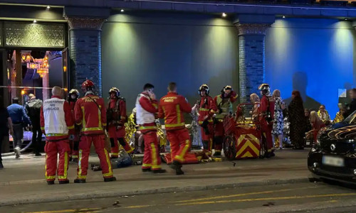 Trei răniţi la Paris, după ce o baterie de trotinetă a explodat la etajul patru al unui club şi a dărâmat un perete/ Foto: News.ro.