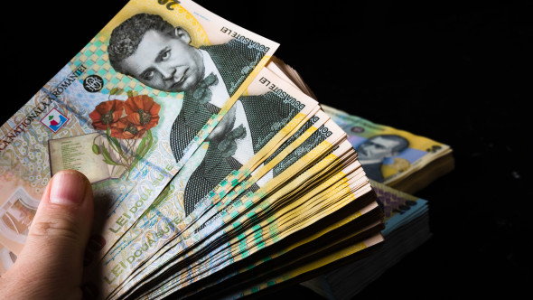 Câți bani a strâns un român cu salariu mediu la Pilonul 2 după 18 ani. Suma s-a dublat în ultimii trei ani