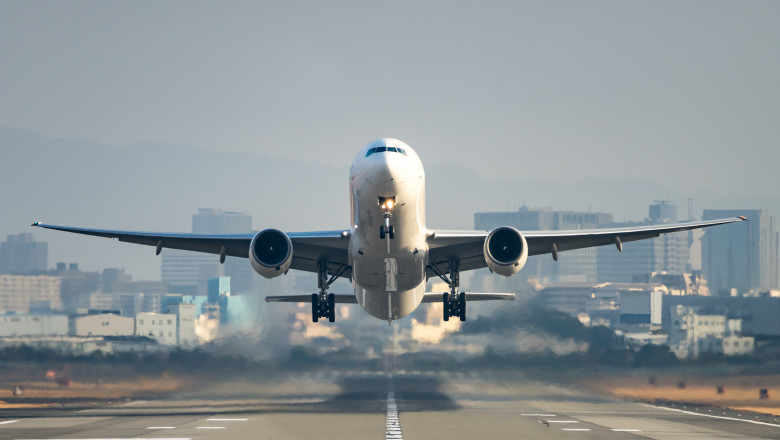 O aeronavă şi-a pierdut o roată la decolarea de pe aeroportul din Los Angeles/ Shutterstock