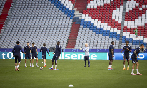 Entraînement de l'équipe de France de football avant leur match de demi-finale du Championnat d'Europe de football contre l'Espagne à l'Allianz Arena de Munich