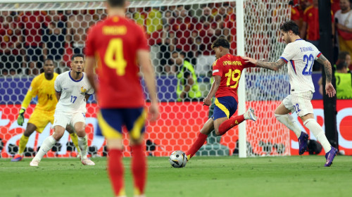 Munich , Germany 09.07.2024: Lamine Yamal of Spain, Theo Hernandez of France during the UEFA EURO, EM, Europameisterscha