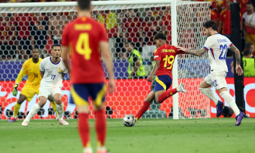 Munich , Germany 09.07.2024: Lamine Yamal of Spain, Theo Hernandez of France during the UEFA EURO, EM, Europameisterscha