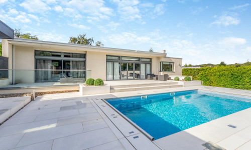piscina in curte