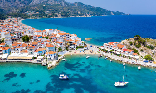 View,Of,Kokkari,Fishing,Village,With,Beautiful,Beach,,Samos,Island,