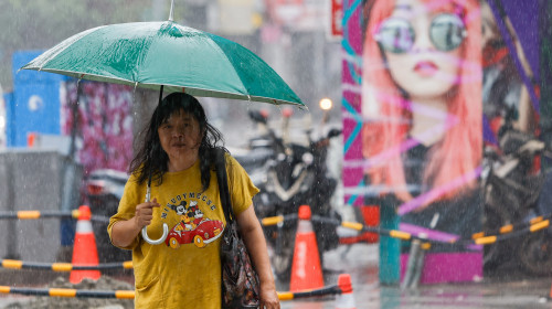 Taiwanul se pregăteşte pentru taifunul Gaemi/ Profimedia