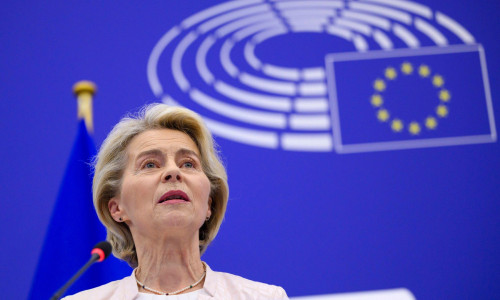 Politikerin Ursula von der Leyen CDU nach ihrer Wiederwahl zur EU-Kommissionsprsidentin im EU-Parlament in Straburg. Straburg, 18.07.2024 Grand Est Frankreich *** Politician Ursula von der Leyen CDU after her re-election as EU Commission President in the