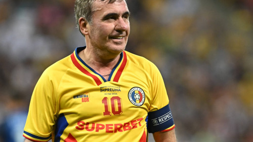 Gheorghe Hagi reactioneaza in meciul amical de fotbal dintre Romania Generatia de Aur si Legendele Lumii, desfasurat pe