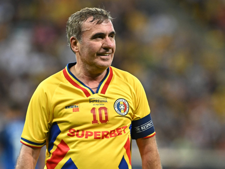 Gheorghe Hagi reactioneaza in meciul amical de fotbal dintre Romania Generatia de Aur si Legendele Lumii, desfasurat pe