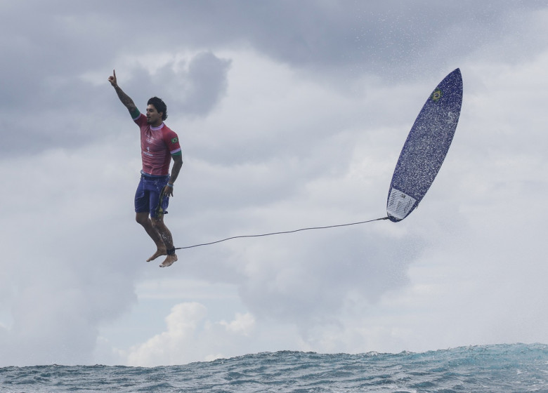 (PARIS2024)FRENCH POLYNESIA TAHITI OLY SURFING