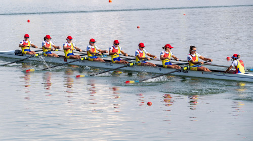 Simona Radiş, Ioana Vrînceanu, Amalia Bereş, Adriana Adam, Maria Lehaci, Ancuţa Bodnar, Roxana Anghel, Magda Rusu şi Victoria Petreanu/ Profimedia