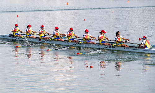 Simona Radiş, Ioana Vrînceanu, Amalia Bereş, Adriana Adam, Maria Lehaci, Ancuţa Bodnar, Roxana Anghel, Magda Rusu şi Victoria Petreanu/ Profimedia