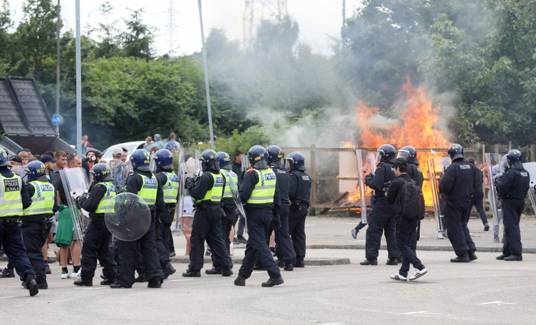 violențe, proteste marea britanie