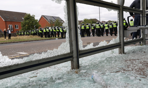 violențe, proteste marea britanie