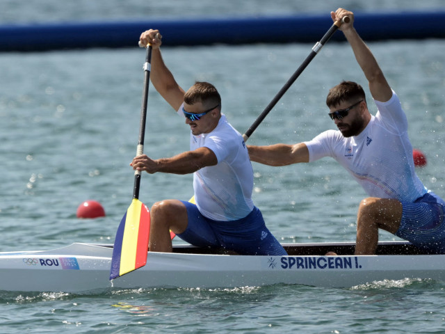 Oleg Nuţă şi Ilie Sprîncean s-au calificat în semifinale la 500 metri