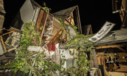 Hotel collapses in Kröv