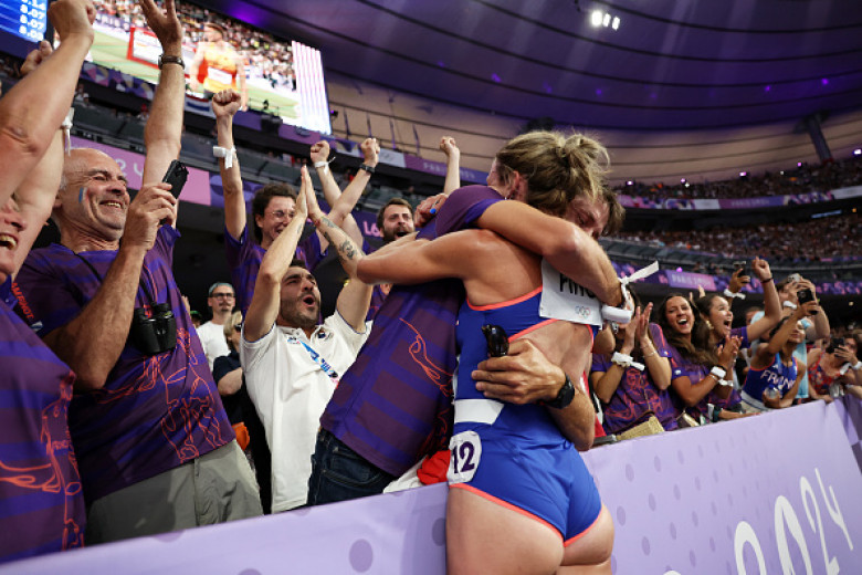 Momentul când atleta Alice Finot și-a cerut iubitul în căsătorie pe stadion/ Getty