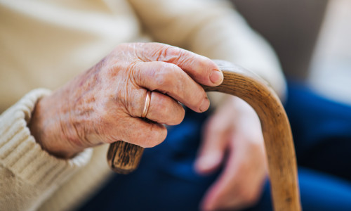 Un centru din Ilfov pentru îngrijirea vârstnicilor a fost închis temporar de ANPC/ Foto: Shutterstock