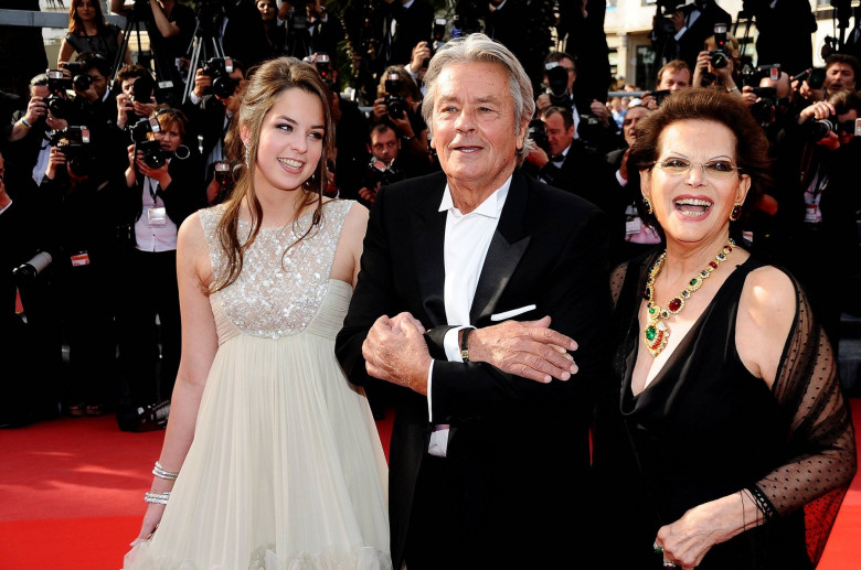 Alain Delon, fiica lui, Anouchka, și Claudia Cardinale