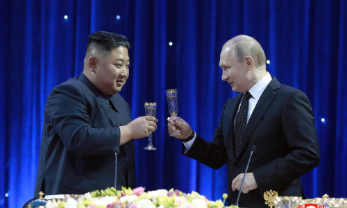 Kim Jong Un și Vladimir Putin